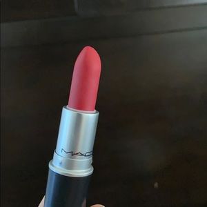 Mac Red lipstick-Ruby Woo